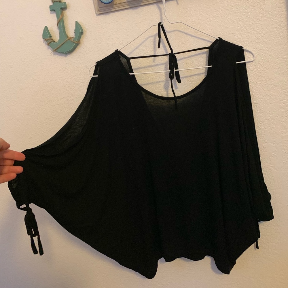 ❤️5for$30❤️ Stylish Black Open-Arm Top 🖤